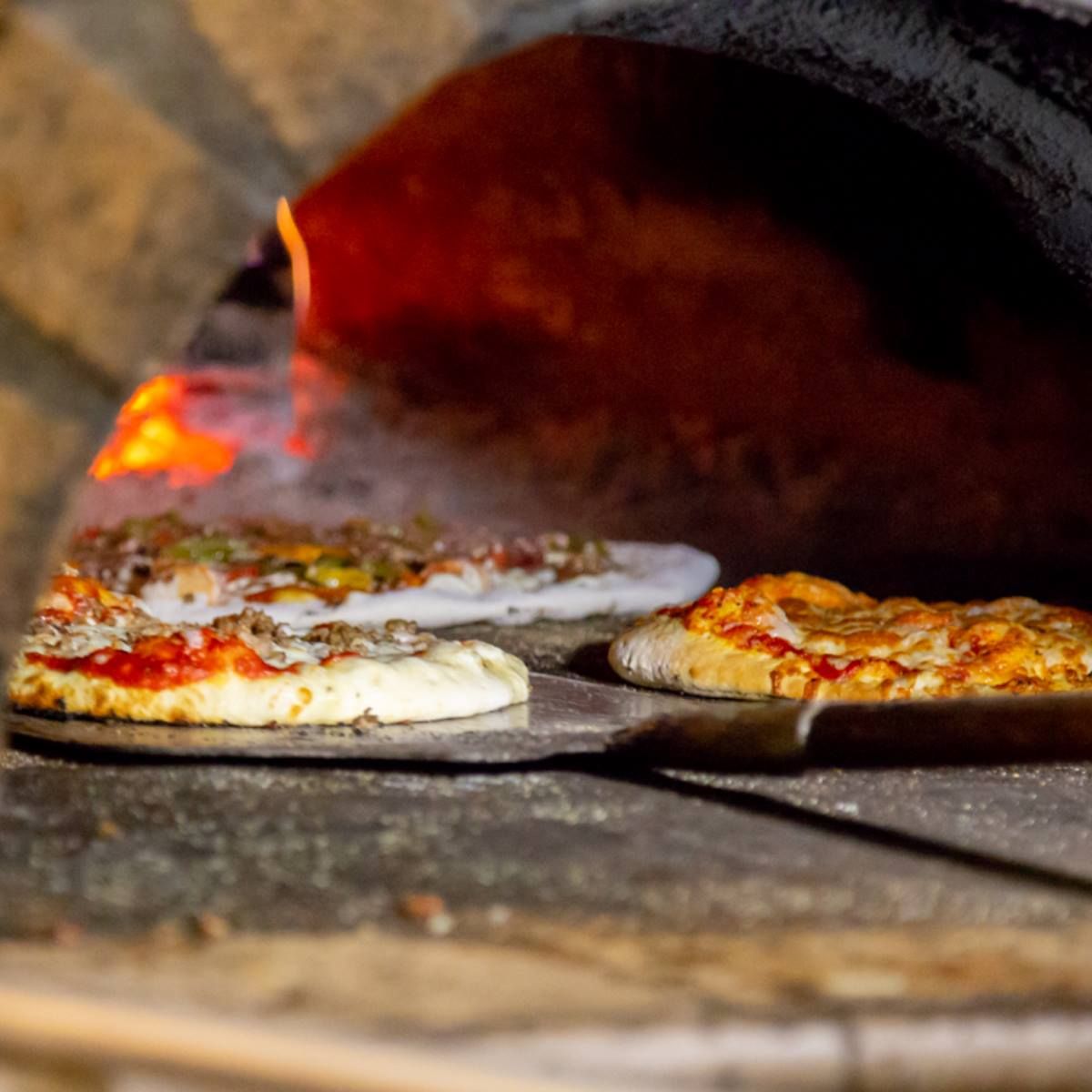 Lakeside Wood Fire Pizza Oven